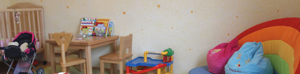 Kinderzimmer mit Spielzeug